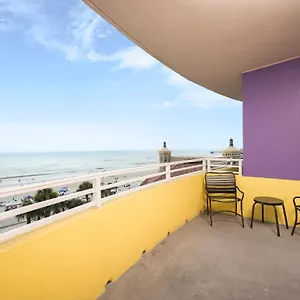 Ocean Walk 609, 1 Bedroom, Ocean View, Pools, Lazy River, Sleeps 5 Apartment