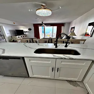 Wyndham Ocean Walk: Deluxe Oceanview Jacuzzi In Daytona Apartment