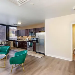 Luxe Views Prime Location 24-7 Parking Gym Lounge Apartment Pittsburgh